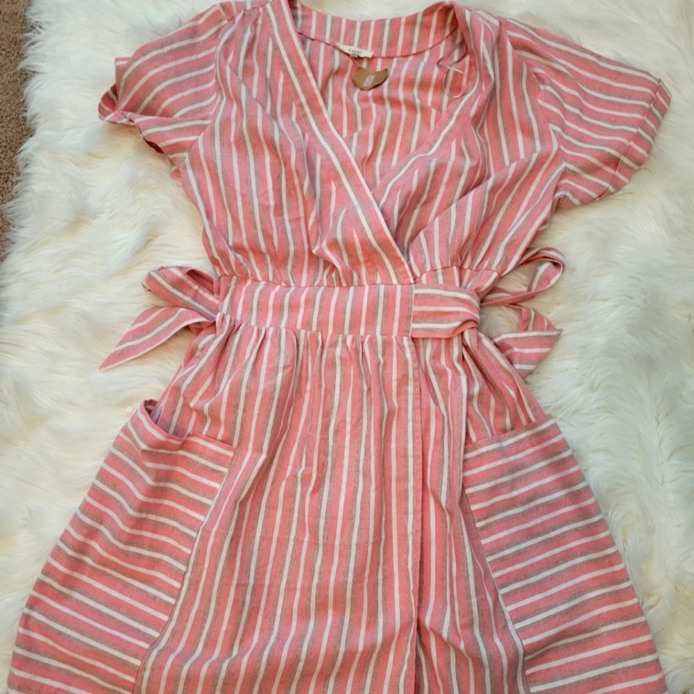 Easel pink wrap dress NWT Sz M